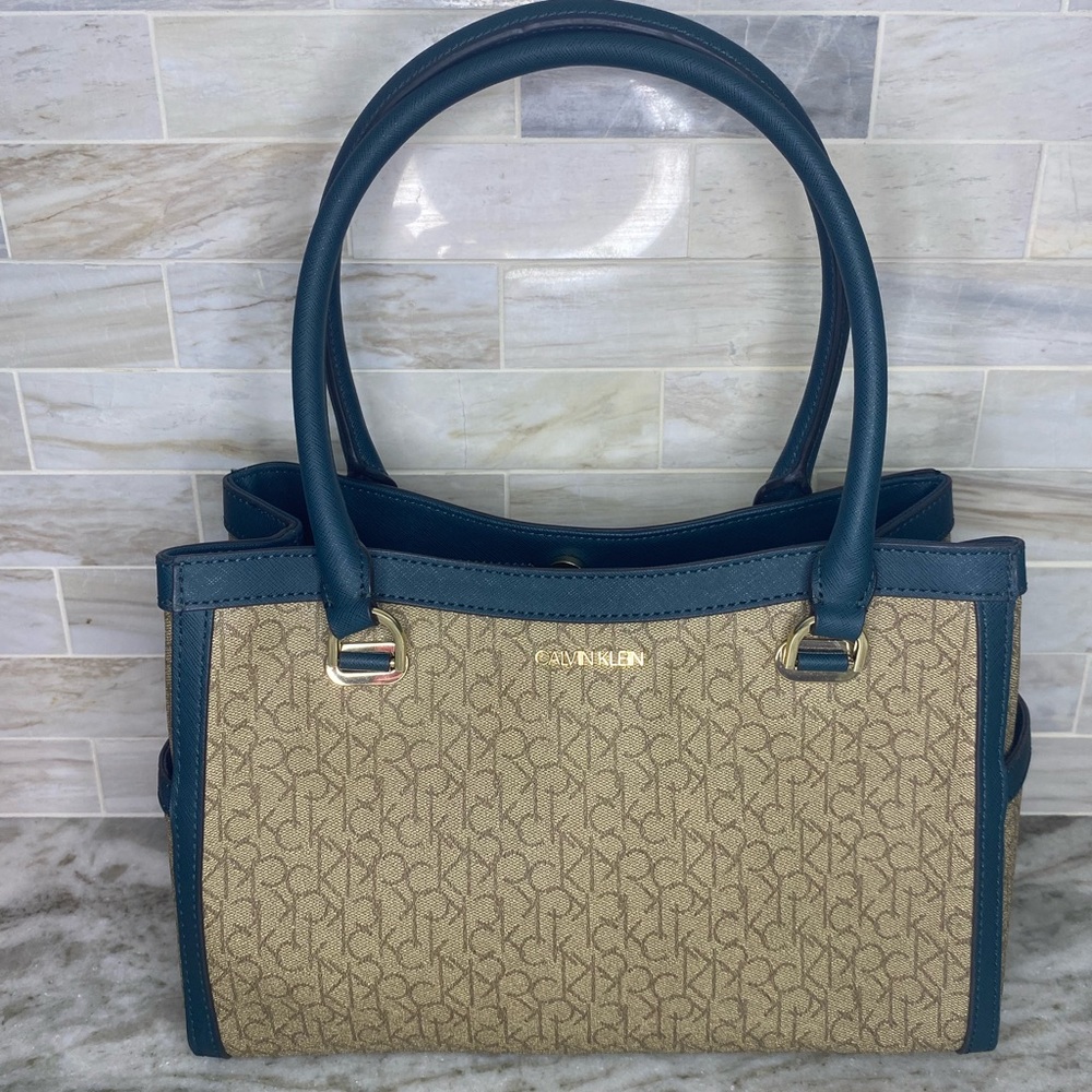 Calvin Kline Purse!